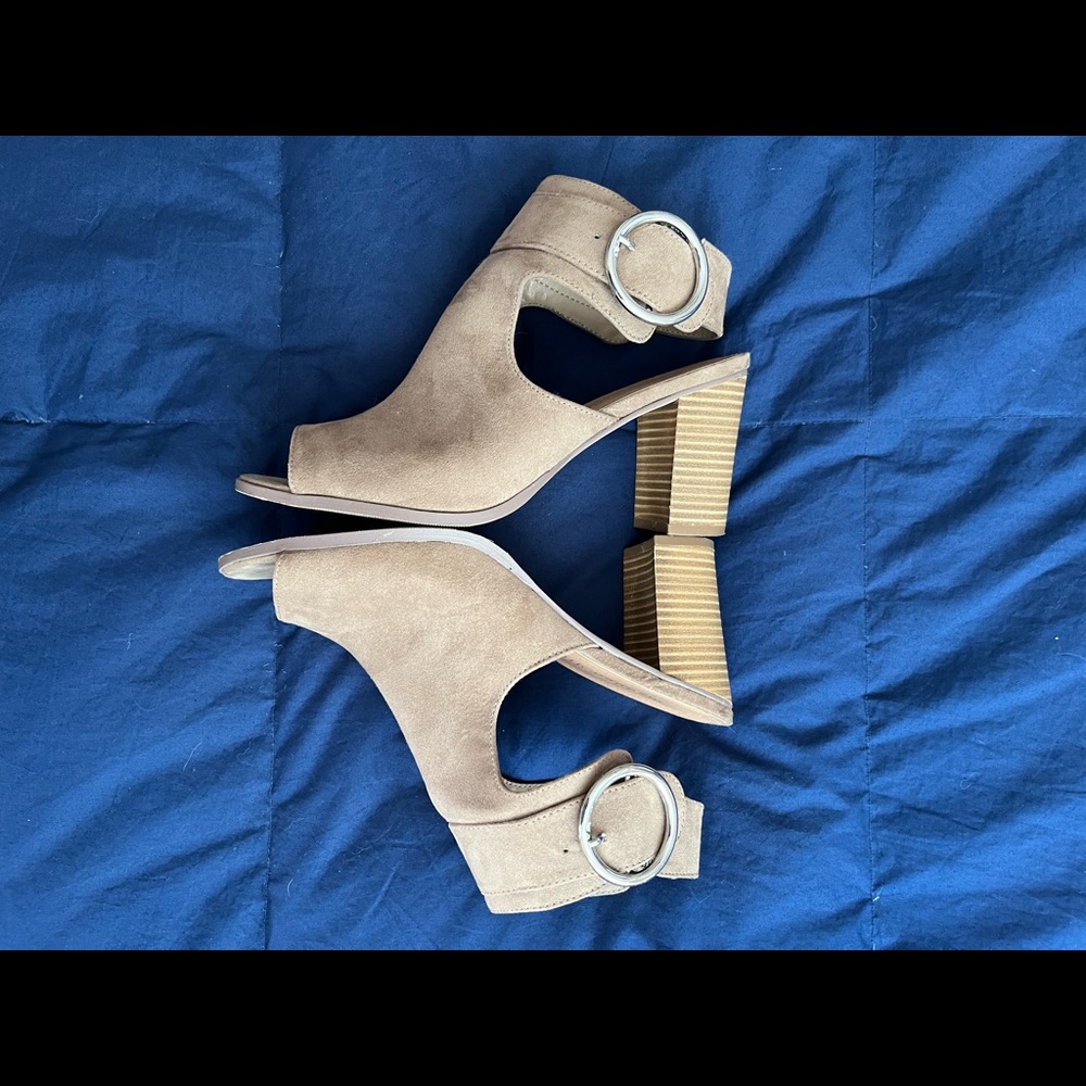 Madden Girl Darlynn Taupe Fabric Suede Sandals Sz 8.5